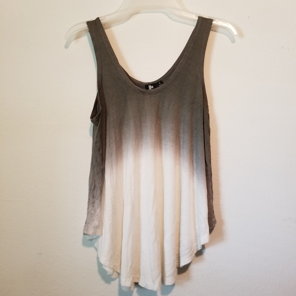 ⭐ilu ilu ombré gray to white tank top